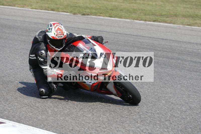 /Archiv-2025/49 26.08.2025 Cornu Master School ADR/rot-rouge/76